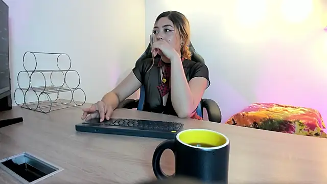 DarkRomanceXXX online show from 18, 6, 2026
