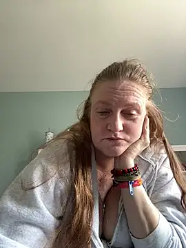 Kellilyn10 online show from 25, 6, 2026