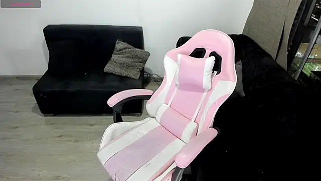 Chloe lovee online show from 14, 6, 2026