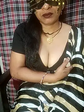 Snapshot of Juli_80 chatting on 28, 5, 2026 Juli 80 online show from 28, 5, 2026