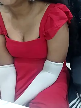 Snapshot of silksmitha- chatting on 9, 5, 2026 silksmitha- online show from 9, 5, 2026