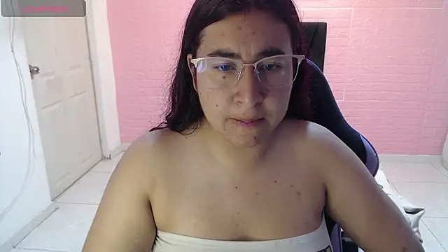 Snapshot of celeste16092020 chatting on 20, 5, 2026 celeste16092020 online show from 20, 5, 2026