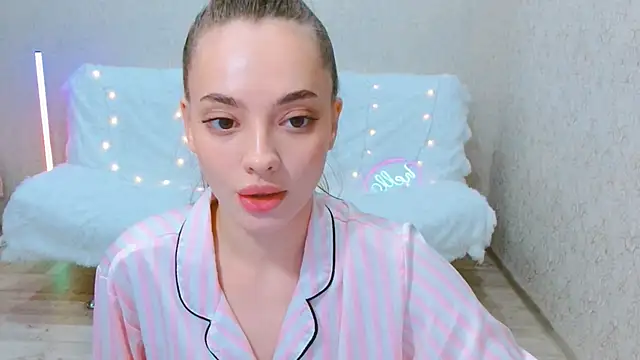 SiennaMia online show from 29, 5, 2026