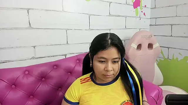 AriaMoonnn online show from 18, 6, 2026