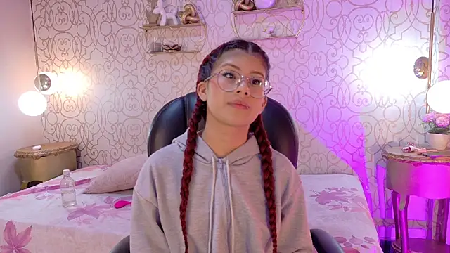 Snapshot of zoeecarter_ chatting on 11, 5, 2026 zoeecarter online show from 11, 5, 2026