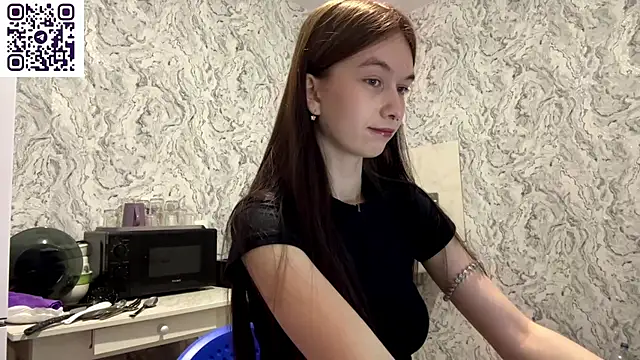 HinaDesire online show from 7, 6, 2026