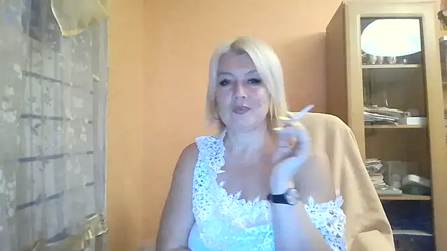 MollyyJoyy online show from 19, 6, 2026