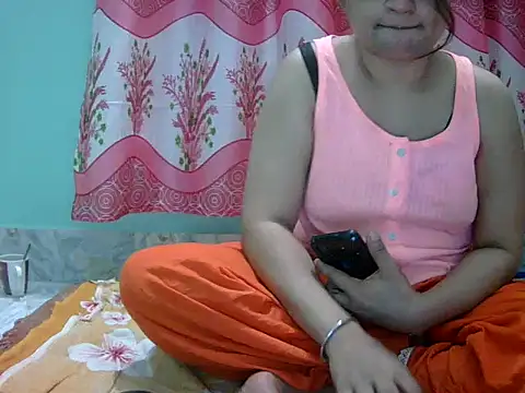 Snapshot of angelqueen19 chatting on 11, 5, 2026 angelqueen19 online show from 11, 5, 2026