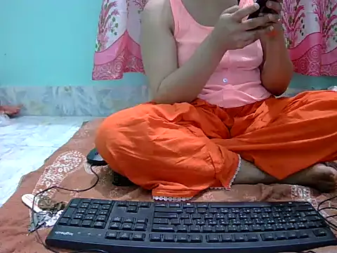 Snapshot of angelqueen19 chatting on 13, 5, 2026 angelqueen19 online show from 13, 5, 2026