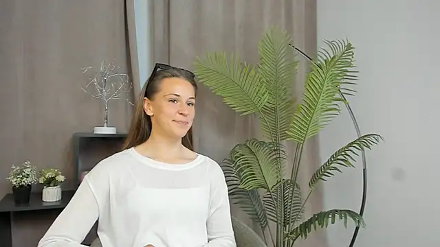 AleciaFreitas online show from 7, 5, 2026