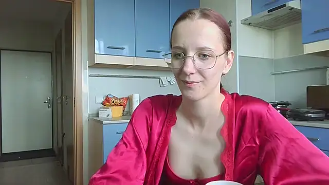 Lucy Crystal online show from 25, 5, 2026