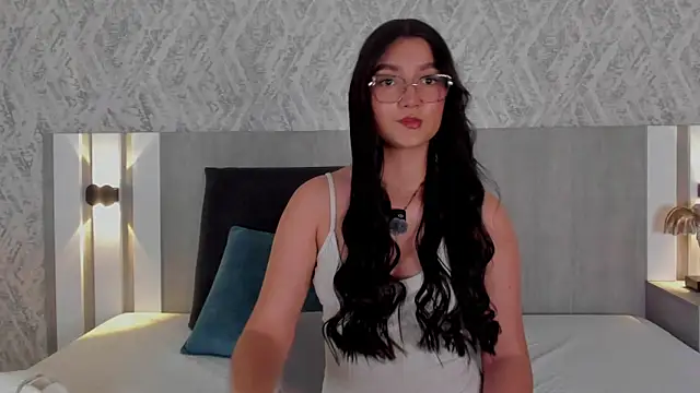 Snapshot of Vaalentina_Lux chatting on 1, 6, 2026 Vaalentina Lux online show from 1, 6, 2026