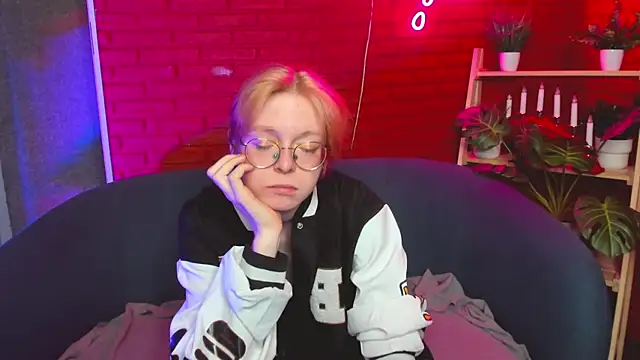 FoxxyyPolly online show from 13, 5, 2026