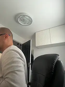 NakedAndrewHot online show from 8, 6, 2026