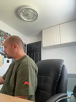 NakedAndrewHot online show from 26, 6, 2026