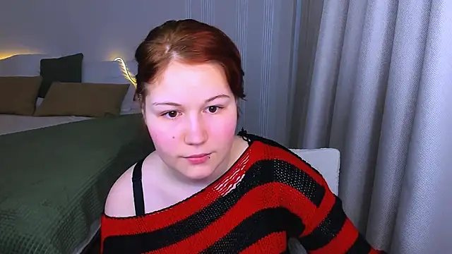 MiaLacrice online show from 7, 6, 2026
