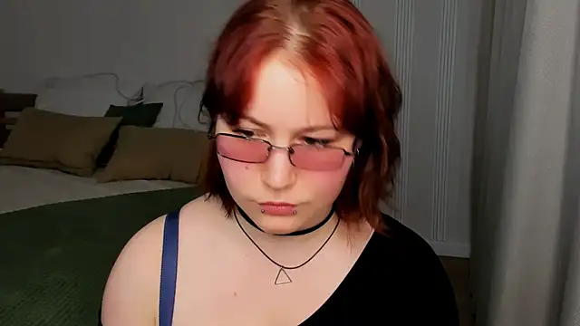 MiaLacrice online show from 16, 5, 2026
