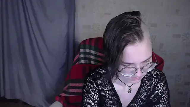 Alessa Kiss online show from 10, 6, 2026