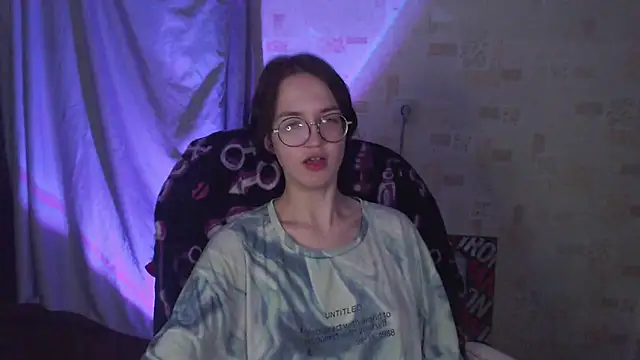 Alessa Kiss online show from 5, 6, 2026