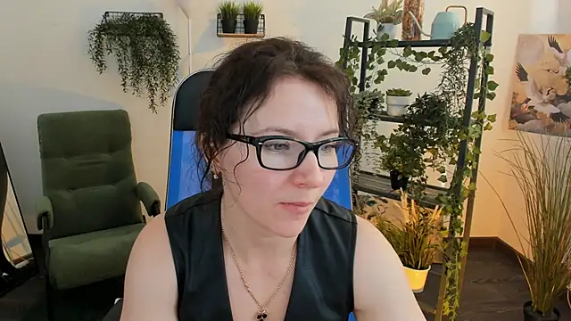 AureliaGleam online show from 11, 5, 2026