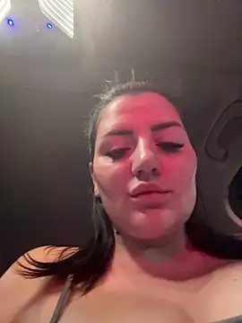 Snapshot of SophiePale chatting on 12, 11, 2025 SophiePale online show from 12, 11, 2025