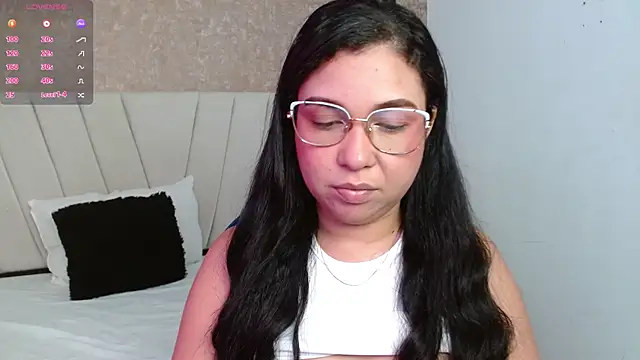 Snapshot of AliceSmity__ chatting on 9, 6, 2026 AliceSmity online show from 9, 6, 2026