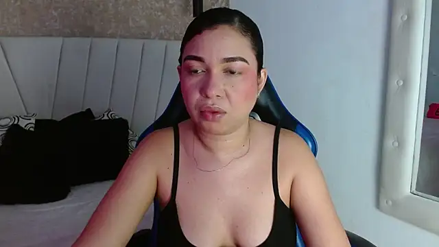 Snapshot of AliceSmity__ chatting on 1, 6, 2026 AliceSmity online show from 1, 6, 2026