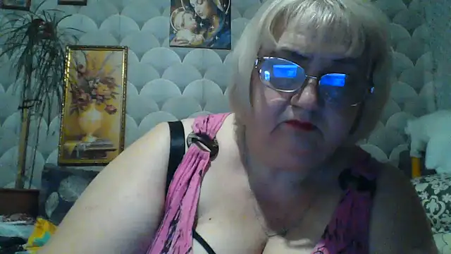 MarinaFarina53 online show from 12, 6, 2026