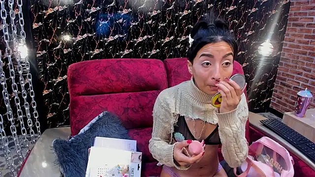Snapshot of LunaiXMoon_ chatting on 28, 5, 2026 LunaiXMoon online show from 28, 5, 2026