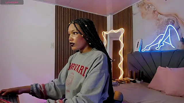 CRISTALBROKE TAY online show from 4, 6, 2026