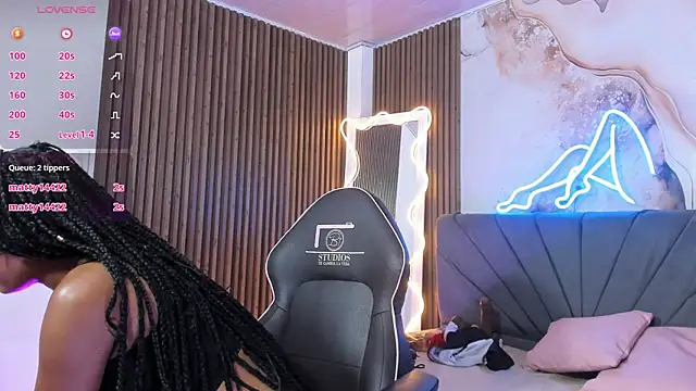 CRISTALBROKE TAY online show from 6, 6, 2026