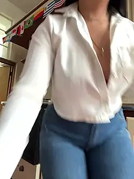 Nina vell online show from 12, 6, 2026