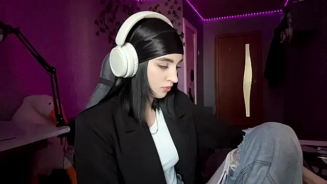 NightFoxxx online show from 4, 6, 2026