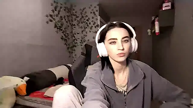 NightFoxxx online show from 19, 6, 2026