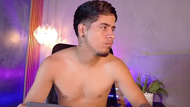 Snapshot of criss_hardcock_ chatting on 25, 5, 2026 criss hardcock online show from 25, 5, 2026