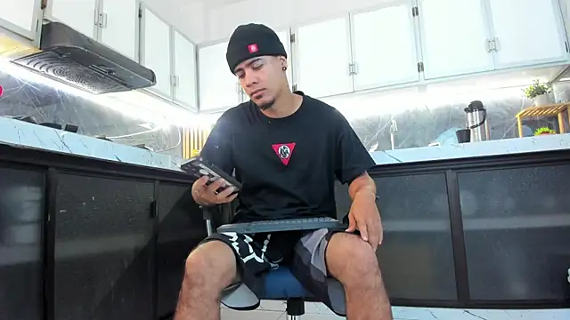 Snapshot of criss_hardcock_ chatting on 12, 5, 2026 criss hardcock online show from 12, 5, 2026