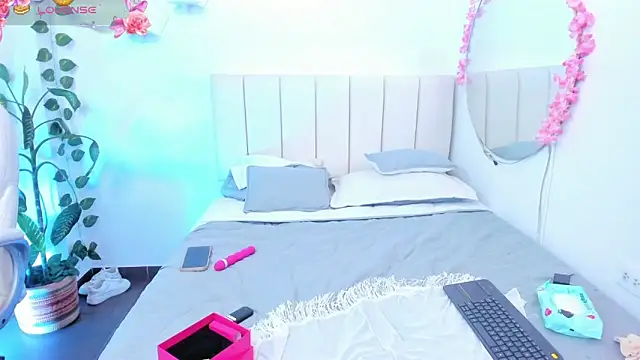 Snapshot of mia18___ chatting on 27, 5, 2026 mia18 online show from 27, 5, 2026