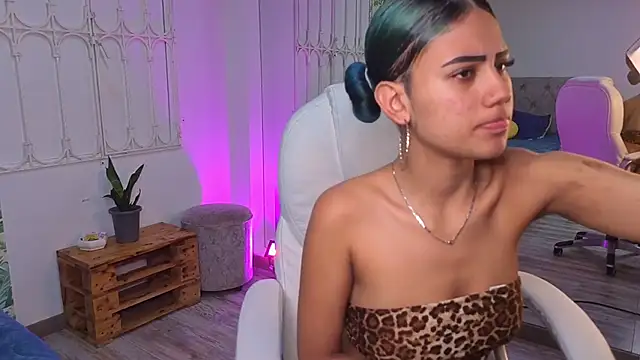baby julieta00 online show from 22, 5, 2026