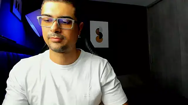 Snapshot of ZEI-001 chatting on 13, 5, 2026 ZEI-001 online show from 13, 5, 2026