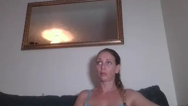 LouiseLovell online show from 11, 7, 2026
