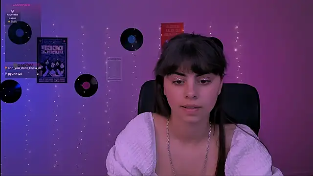 Snapshot of shadow_kiss_ chatting on 1, 6, 2026 shadow kiss online show from 1, 6, 2026