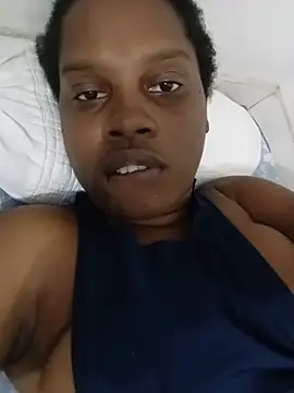 Snapshot of momspretty chatting on 18, 5, 2026 momspretty online show from 18, 5, 2026