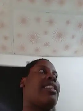 Snapshot of momspretty chatting on 20, 5, 2026 momspretty online show from 20, 5, 2026