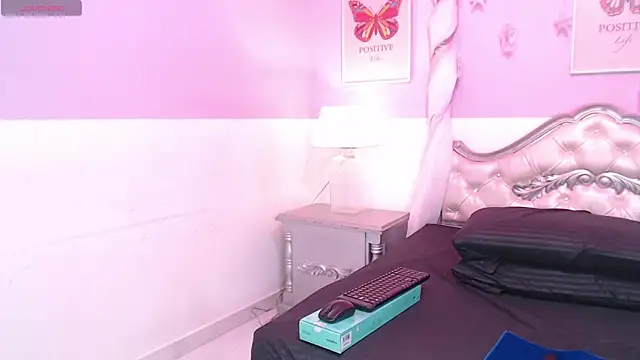 TaniaPierce online show from 25, 6, 2026