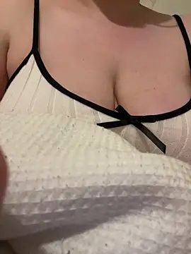 NaughtyMary2507 online show from 10, 5, 2026