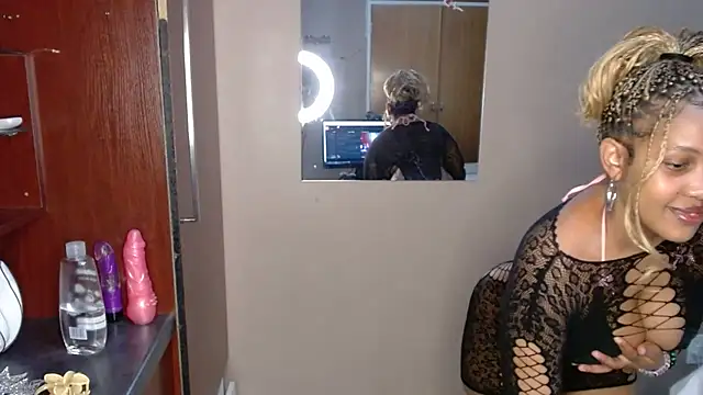 Thique DollX online show from 27, 5, 2026