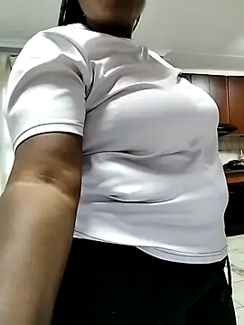 Snapshot of JuicyHoney_01 chatting on 6, 8, 2026 JuicyHoney 01 online show from 6, 8, 2026