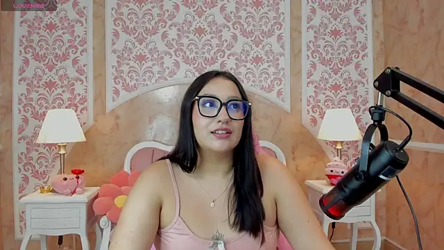 Cassie Caresse online show from 14, 5, 2026