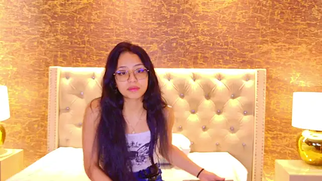 Kiara layla online show from 13, 6, 2026