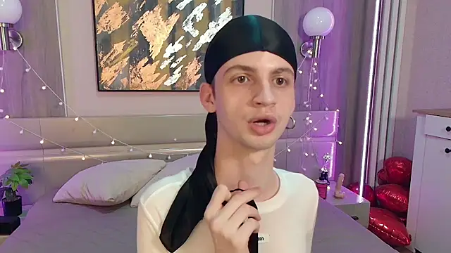 Bimbo boy  online show from 18, 5, 2026